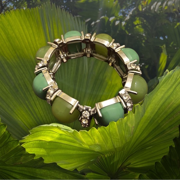 Accented Chunky Beaded Stretched Women's Jade/Silver Bracelet - Picture 1 of 10